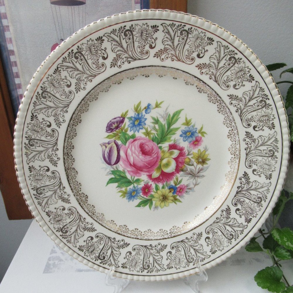 Porcelaine Dinner Plate by Solian Ware Simpsons (Potters) LTD, Cobridge England